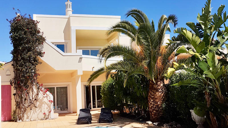 00015_BOAZ_rentals_Casa_Palm_House_Carvoeiro_Algarve_Portugal.jpg